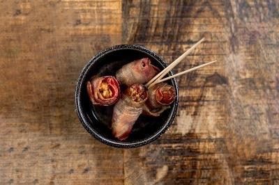 Dadler i bacon - 6 stk